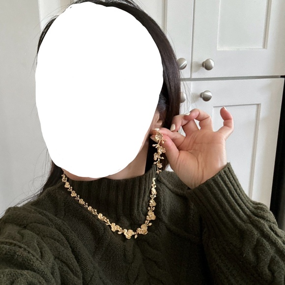 Anabel Aram gold orchid link necklace - Picture 11 of 12